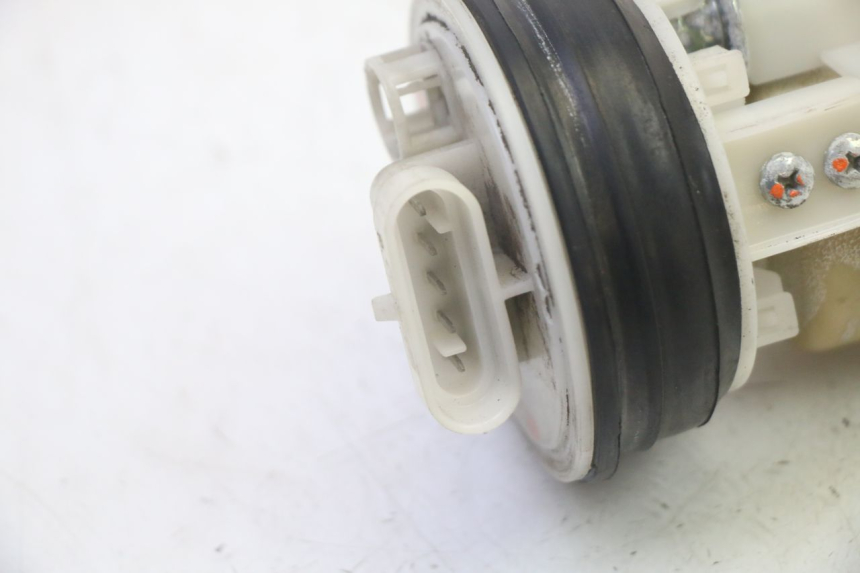 photo de FUEL PUMP PIAGGIO MP3 RL 250 (2006 - 2010) - Technical close-up