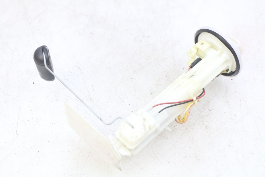 photo de FUEL PUMP YAMAHA MT ABS 125 (2014 - 2018) - Fixing points details
