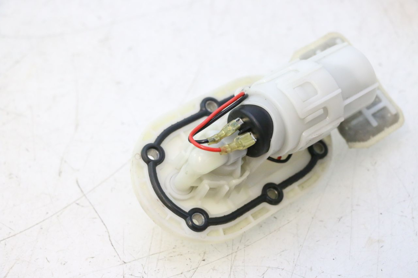 photo de FUEL PUMP JM MOTORS OLDIES 4T 50 (2020 - 2026) - Fixing points details