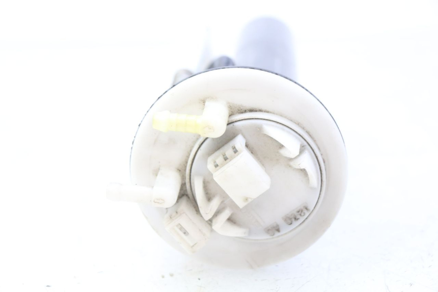 photo de FUEL PUMP PEUGEOT SATELIS COMPRESSOR K15 125 (2006 - 2009) - Surface and material condition