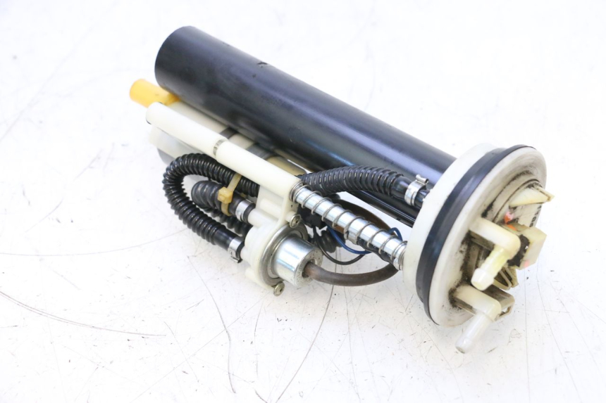photo de FUEL PUMP PEUGEOT SATELIS COMPRESSOR K15 125 (2006 - 2009) - Surface and material condition