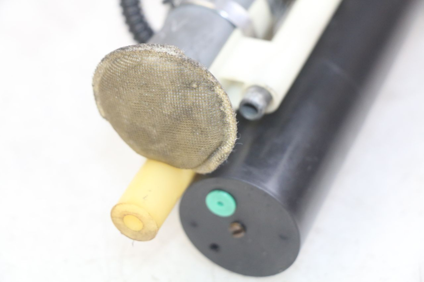 photo de FUEL PUMP PEUGEOT SATELIS 125 (2006 - 2009) - Zoom on usage condition