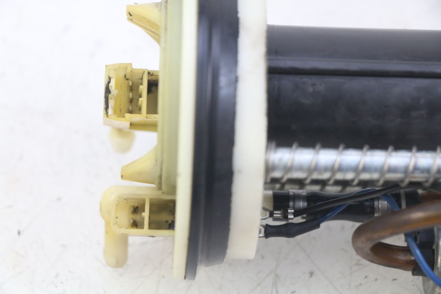 photo de FUEL PUMP PEUGEOT SATELIS 125 (2006 - 2009) - Surface and material condition