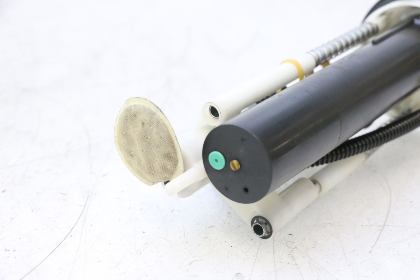 photo de FUEL PUMP PEUGEOT SATELIS 125 (2006 - 2009) - Zoom on usage condition