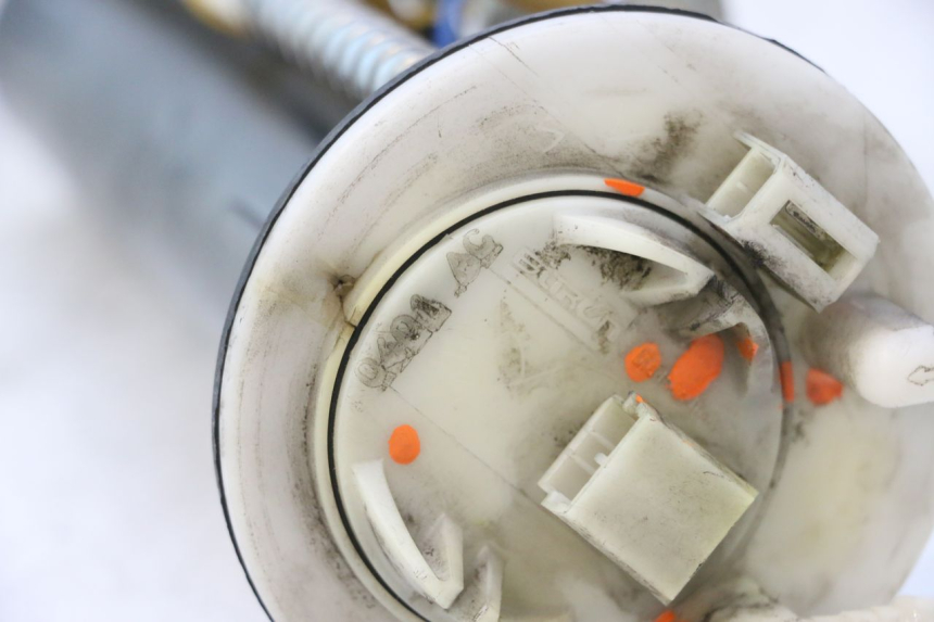 photo de FUEL PUMP PEUGEOT SATELIS 125 (2006 - 2009) - Alternative perspective