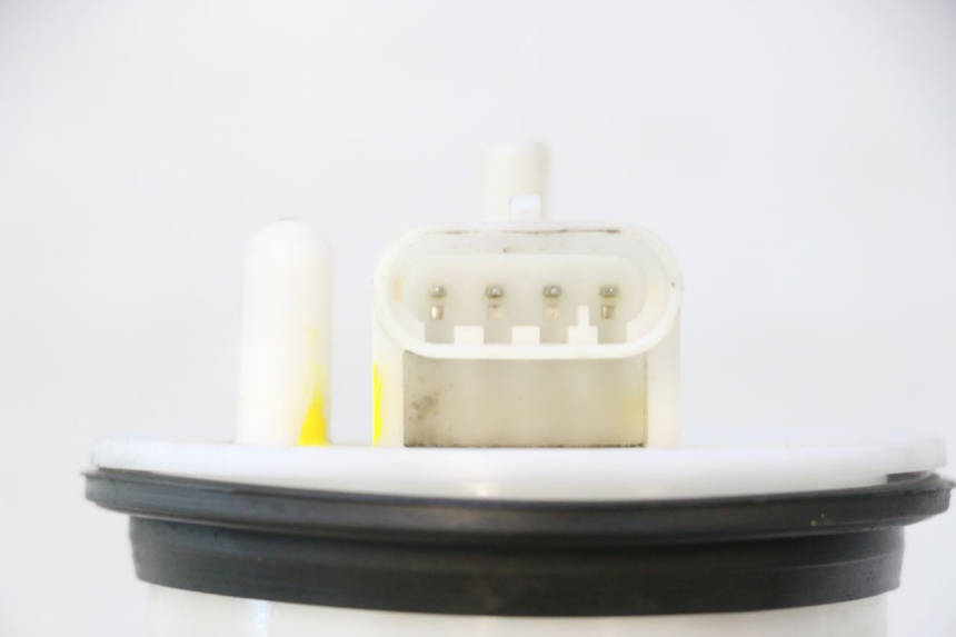 photo de FUEL PUMP PEUGEOT SATELIS 125 (2013 - 2018) - Fixing points details