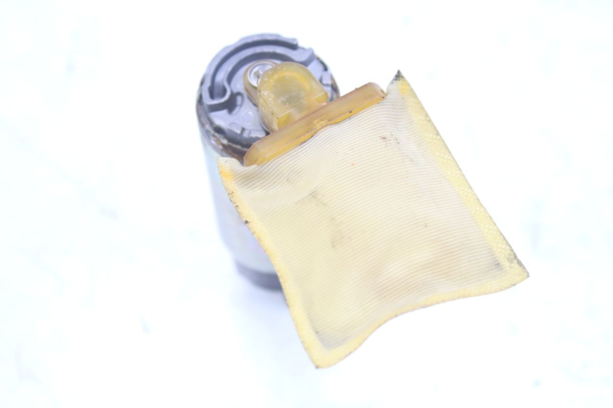 photo de FUEL PUMP TRIUMPH SPRINT ST 955 (1999 - 2001) - Zoom on usage condition