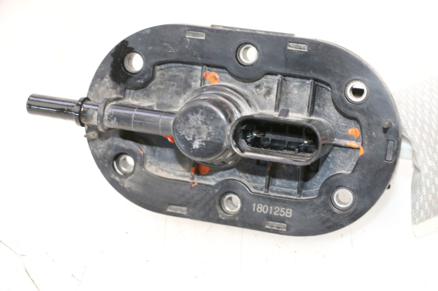 photo de FUEL PUMP VASTRO STREET S 50 (2016 - 2021) - Alternative perspective