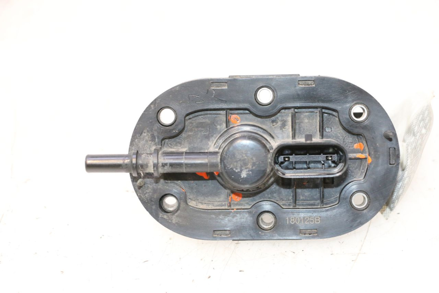 photo de FUEL PUMP VASTRO STREET S 50 (2016 - 2021) - Fixing points details