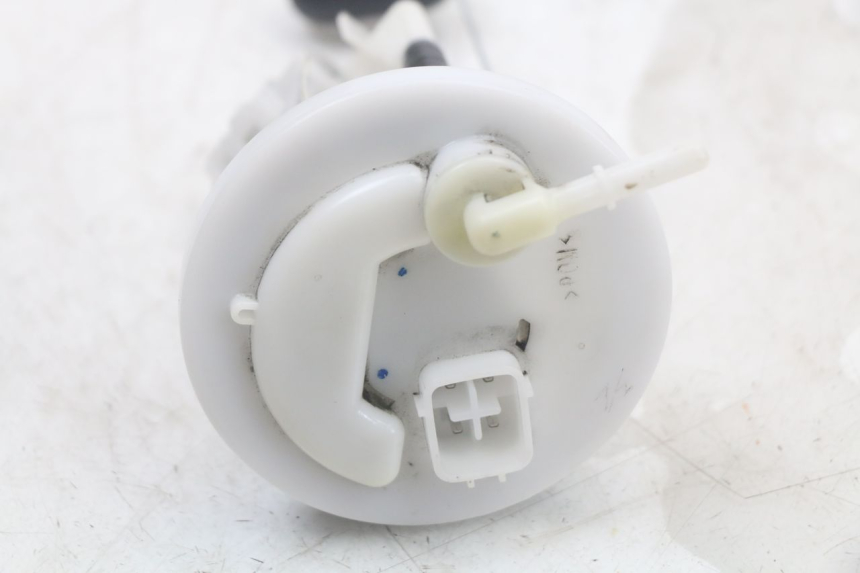 photo de FUEL PUMP YAMAHA XMAX X-MAX ABS 125 (2017 - 2020) - Alternative perspective