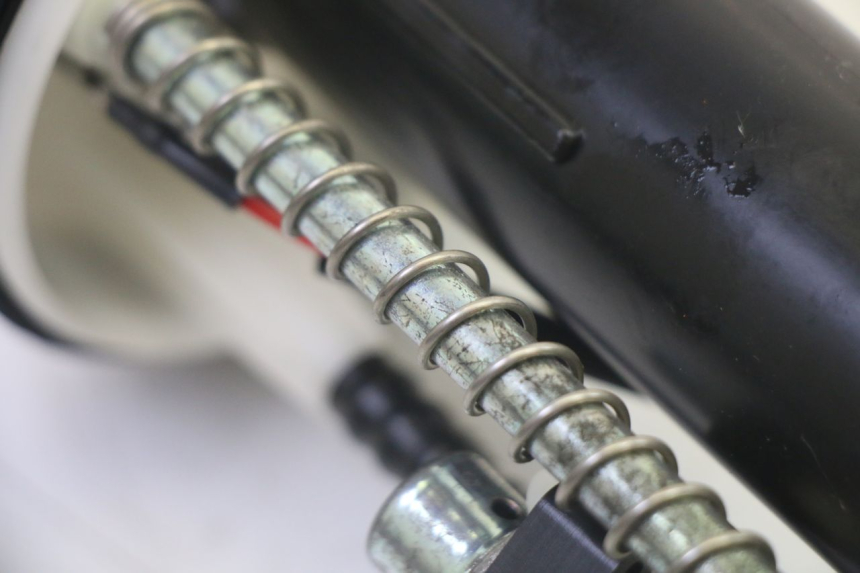 photo de FUEL PUMP YAMAHA X-MAX XMAX 125 (2010 - 2013) - Surface and material condition