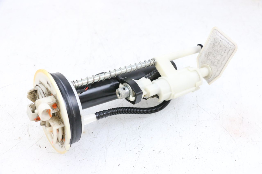photo de FUEL PUMP YAMAHA X-MAX XMAX 125 (2010 - 2013) - Fixing points details