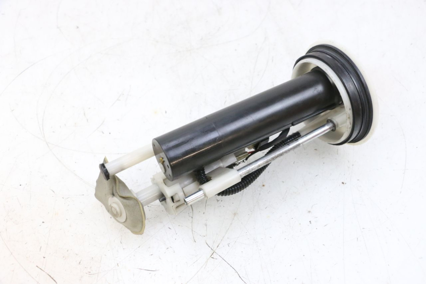 photo de FUEL PUMP YAMAHA XMAX X-MAX 125 (2006 - 2009) - Alternative perspective