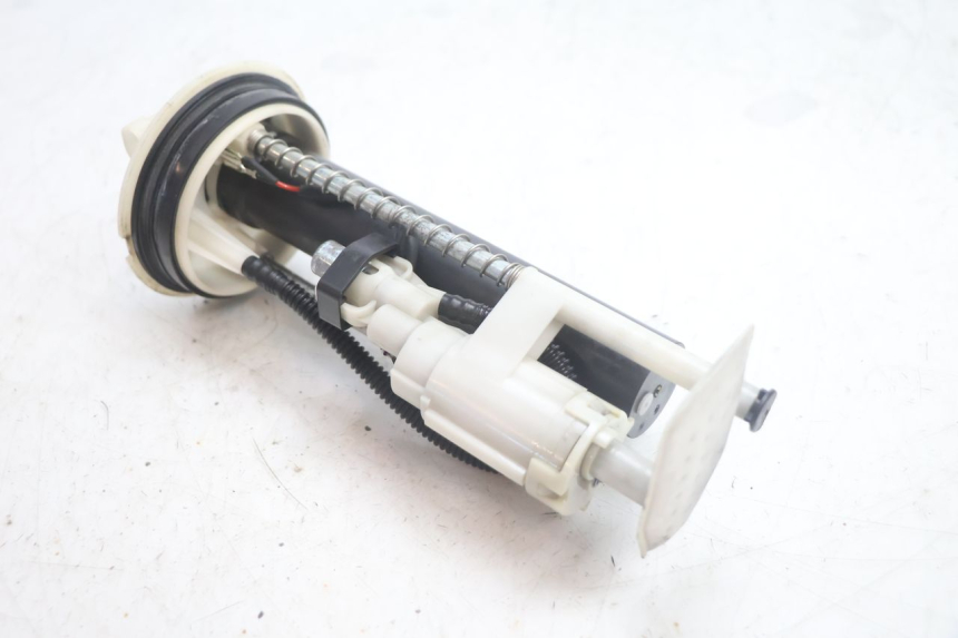 photo de FUEL PUMP YAMAHA X-MAX XMAX 125 (2010 - 2013) - Fixing points details