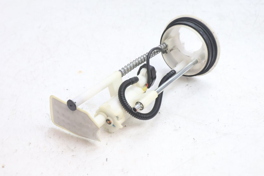 photo de FUEL PUMP YAMAHA X-MAX XMAX 125 (2010 - 2013) - Fixing points details
