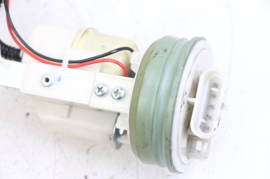 photo de FUEL PUMP PIAGGIO X10 125 (2012 - 2017) - Surface and material condition
