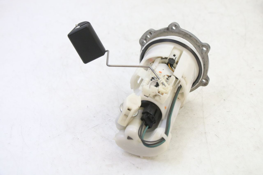 photo de FUEL PUMP YAMAHA XJ6 ABS 600 (2008 - 2016) - Fixing points details