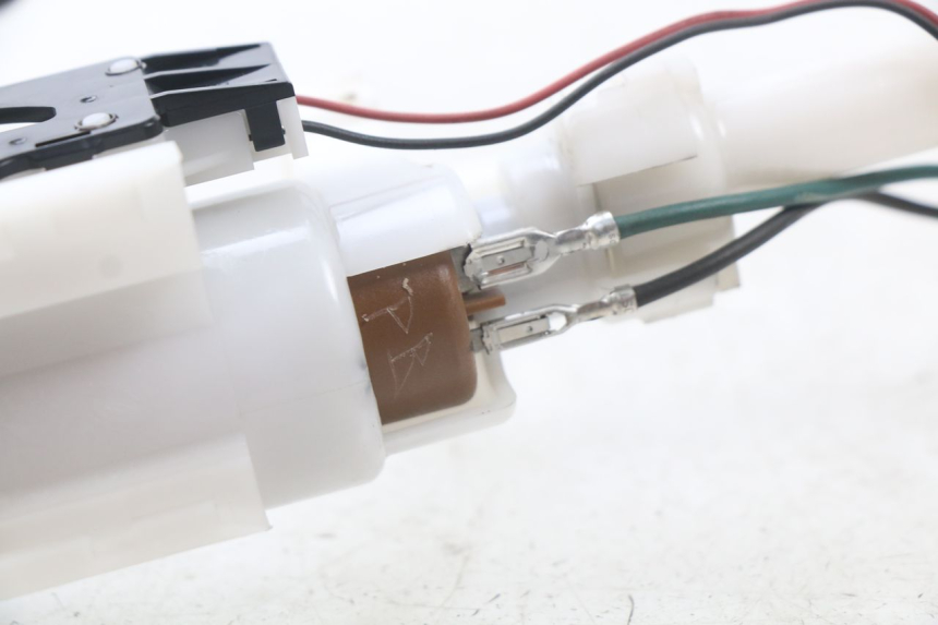 photo de FUEL PUMP YAMAHA XP T-MAX TMAX 500 (2008 - 2012) - Technical close-up