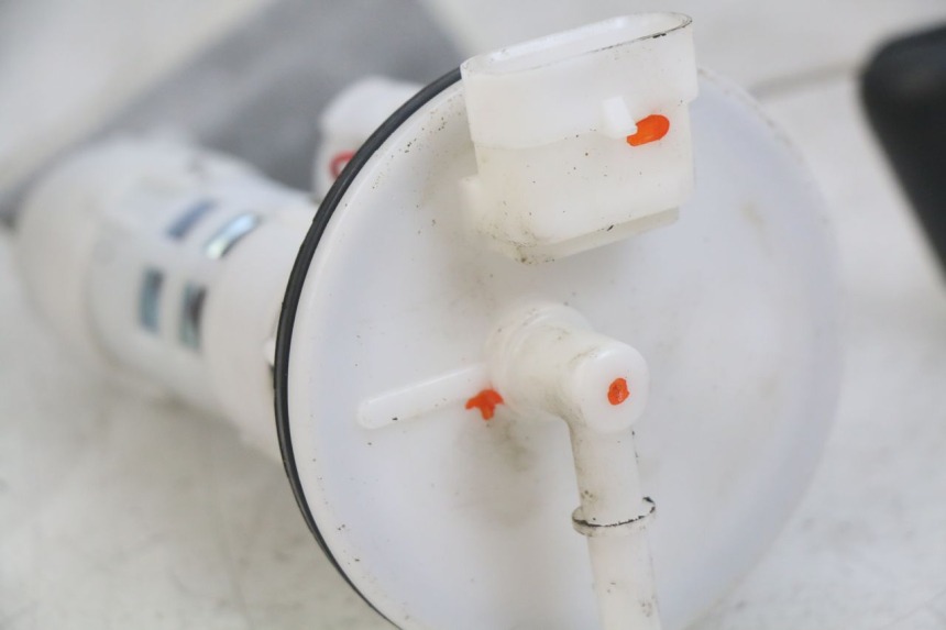 photo de FUEL PUMP UNIVERSAL BIKE ZN50QT-11B 50 (2018 - 2021) - Zoom on usage condition