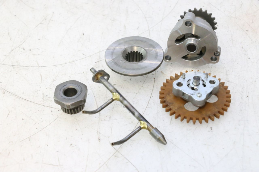 photo de OIL PUMP SUZUKI BURGMAN EXECUTIVE ABS 650 (2006 - 2012) - Technical close-up