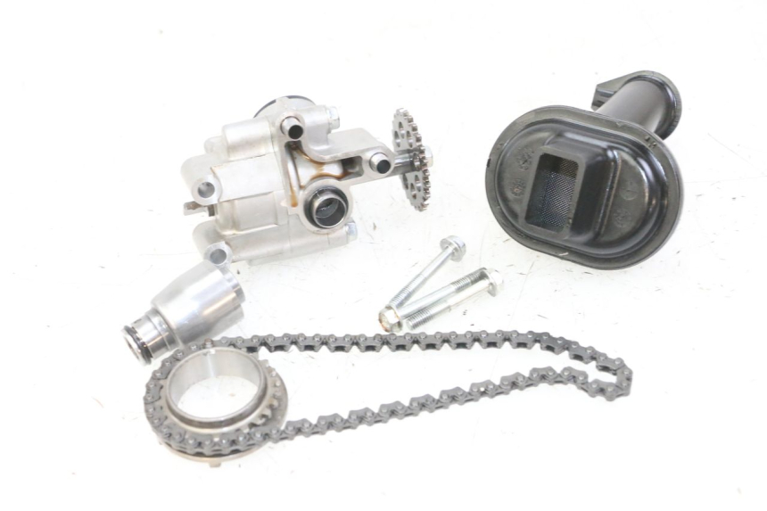 photo de OIL PUMP HONDA CB R 1000 (2018 - 2023) - Technical close-up