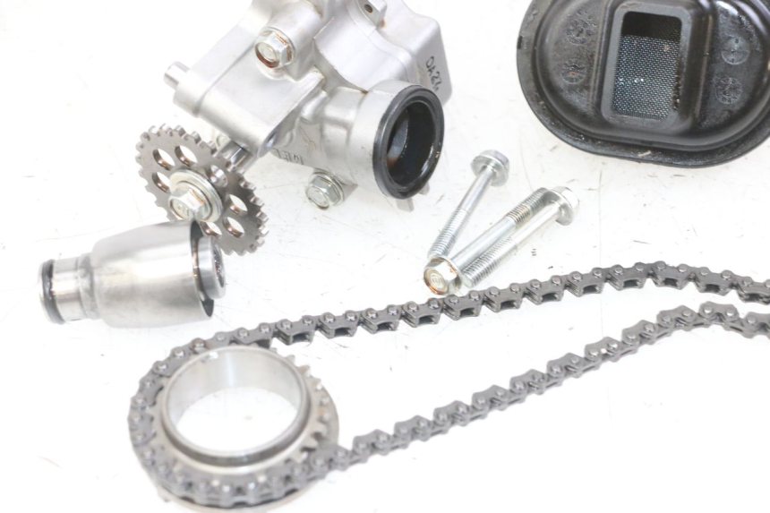 photo de OIL PUMP HONDA CB R 1000 (2018 - 2023) - Surface and material condition