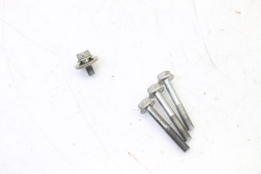 photo de OIL PUMP HONDA CBR RR FIREBLADE 900 (1992 - 1994) - Additional view of the item