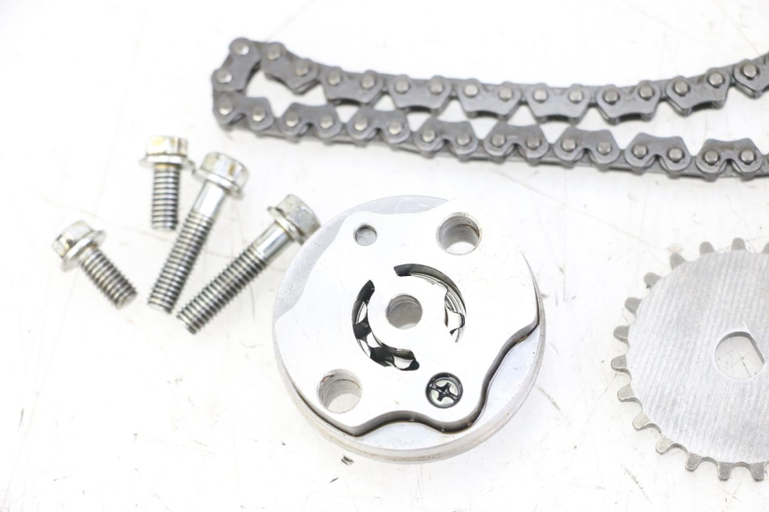 photo de OIL PUMP DAELIM BESBI 125 (2007 - 2008) - Technical close-up