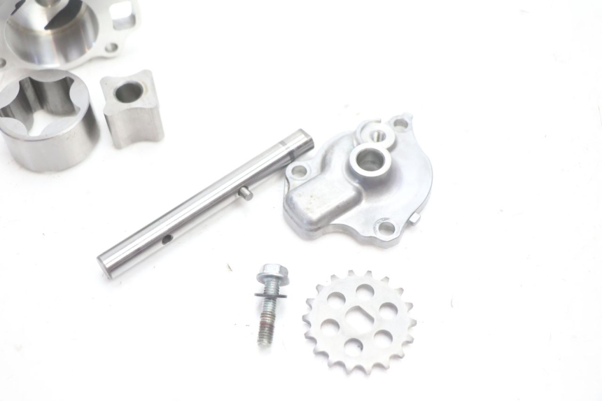 photo de OIL PUMP KAWASAKI ER-6 ER6 N 650 (2005 - 2009) - Fixing points details