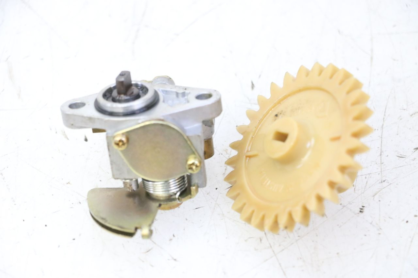 photo de OIL PUMP APRILIA ETX 125 (1998 - 2002) - Alternative perspective