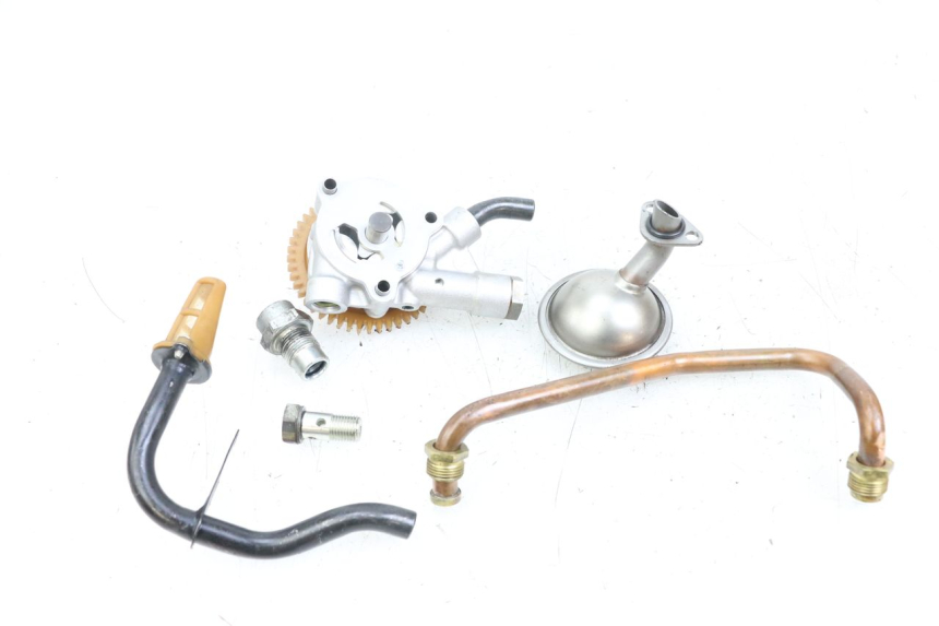 photo de OIL PUMP MOTO GUZZI NORGE 8V GT 1200 (2011 - 2016) - Alternative perspective