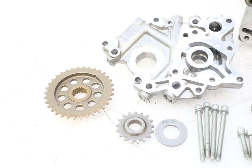 photo de OIL PUMP HARLEY DAVIDSON ROAD GLIDE FLTRXSE 1920 (2018 - 2022) - Used quality zoom