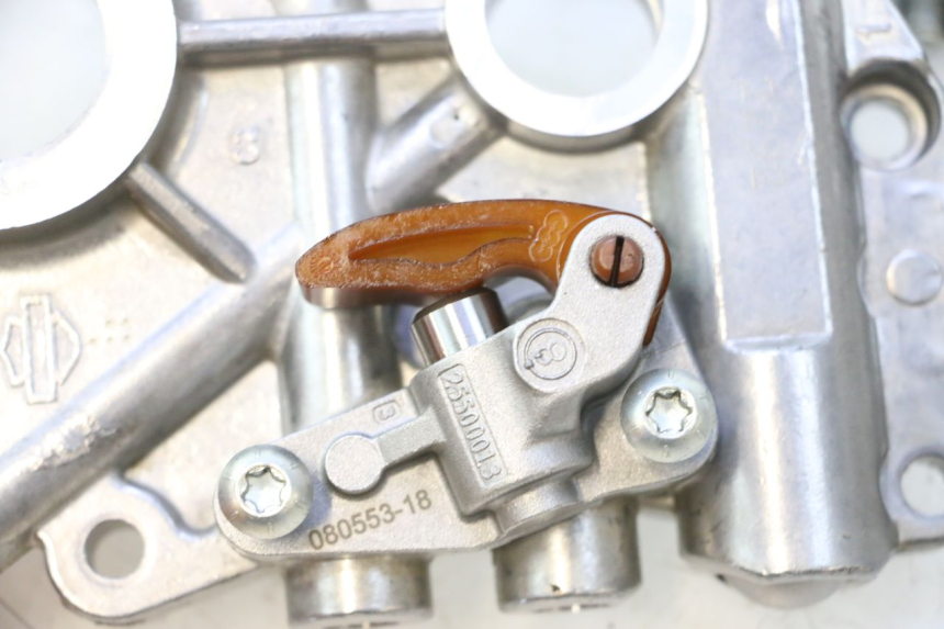 photo de OIL PUMP HARLEY DAVIDSON ROAD GLIDE FLTRXSE 1920 (2018 - 2022) - Surface and material condition