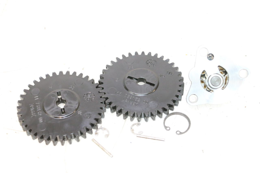 photo de OIL PUMP PEUGEOT SATELIS COMPRESSOR K15 125 (2006 - 2009) - Zoom on usage condition