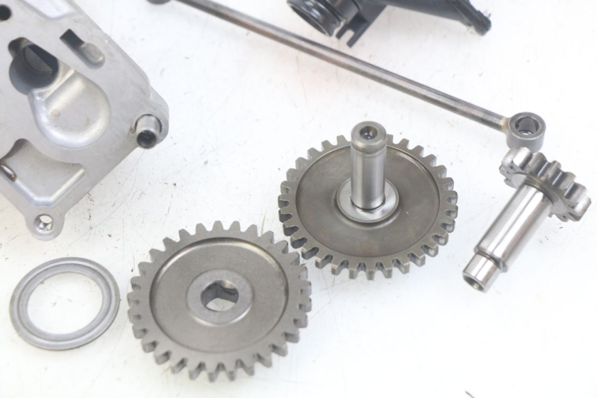 photo de OIL PUMP TRIUMPH SPRINT ST 955 (1999 - 2001) - Fixing points details