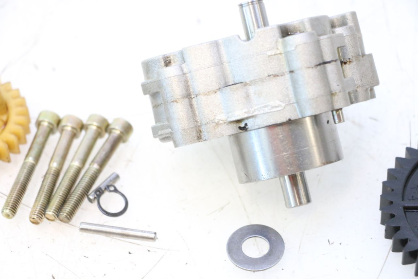 photo de OIL PUMP CAN-AM SPYDER RS 1000 (2008 - 2012) - Alternative perspective