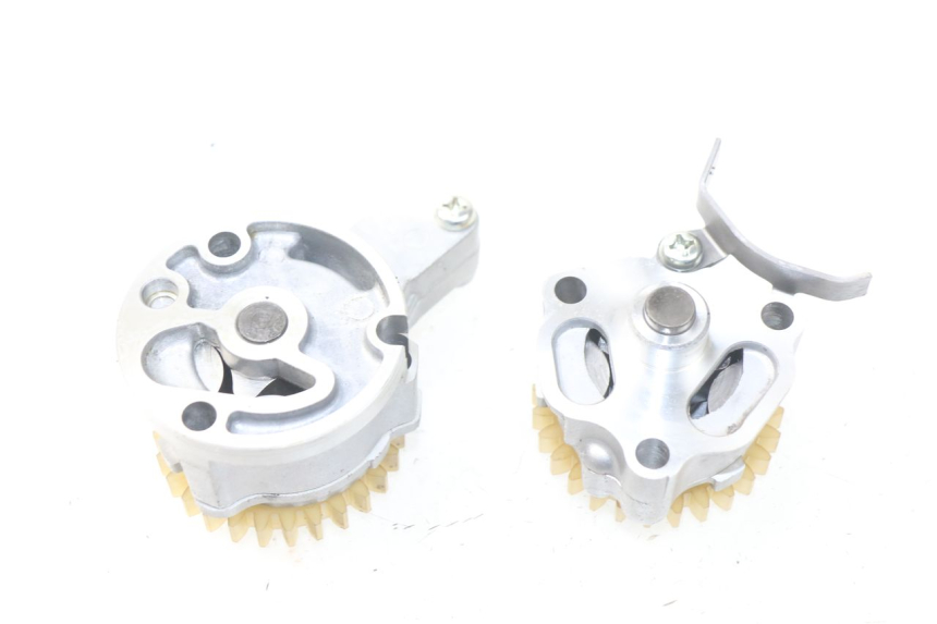 photo de OIL PUMP YAMAHA TDM ABS 900 (2002 - 2014) - Alternative perspective