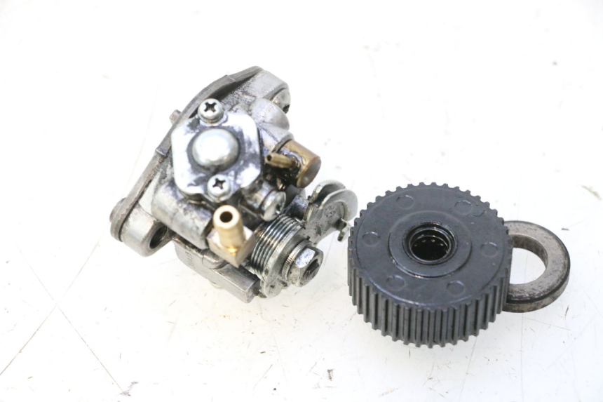 photo de OIL PUMP PIAGGIO VESPA PRIMAVERA 2T 50 (2013 - 2018) - Alternative perspective