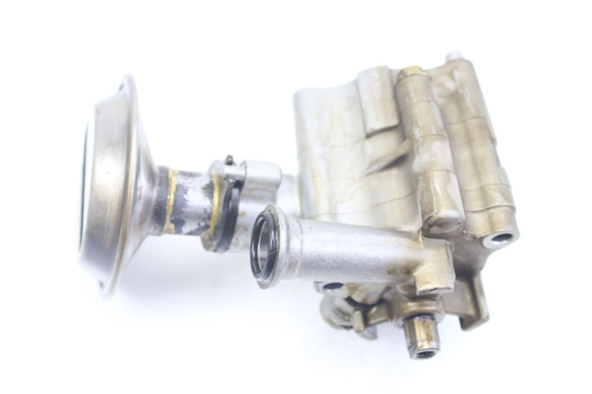 photo de OIL PUMP HONDA VFR FI RC46 800 (1998 - 2001) - Alternative perspective