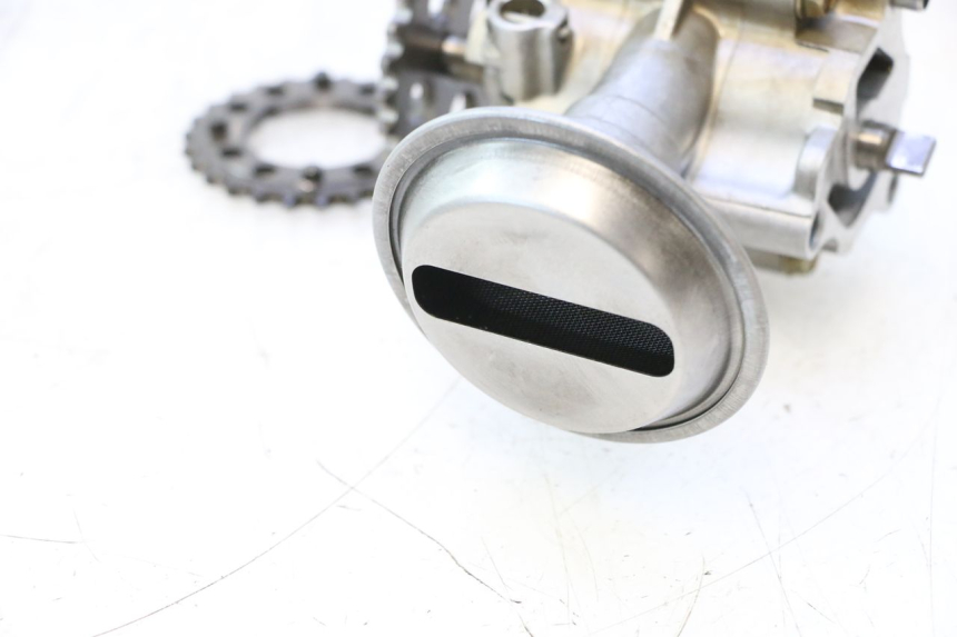 photo de OIL PUMP HONDA VFR FI RC46 800 (1998 - 2001) - Alternative perspective