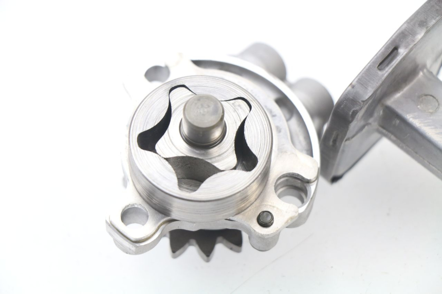 photo de OIL PUMP YAMAHA YZ-F YZF 250 (2007 - 2013) - Technical close-up