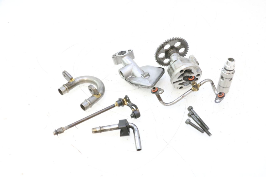 photo de OIL PUMP YAMAHA YZF R GENESIS 750 (1993 - 1998) - Alternative perspective