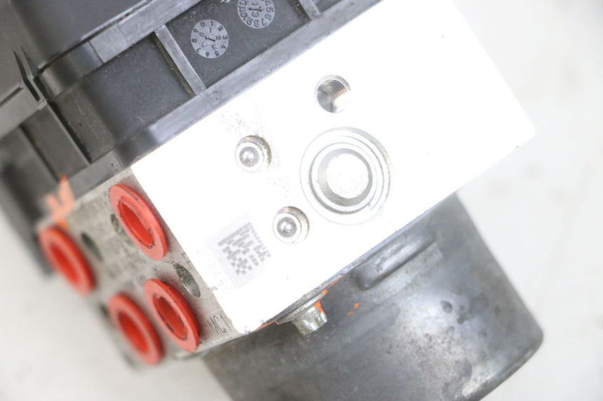 photo de ABS PUMP SUZUKI BURGMAN 650 (2013 - 2020) - Distinctive features