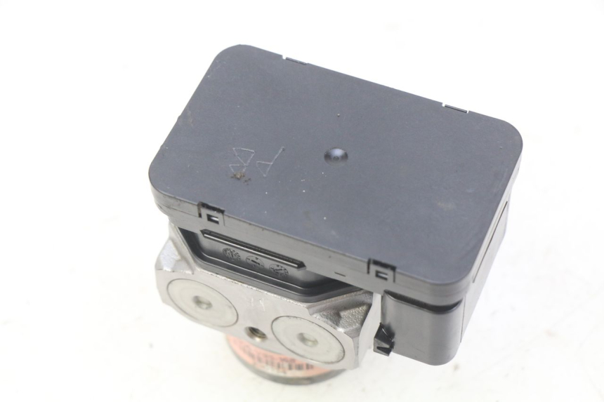 photo de ABS PUMP HONDA CB R 1000 (2018 - 2023) - Alternative perspective