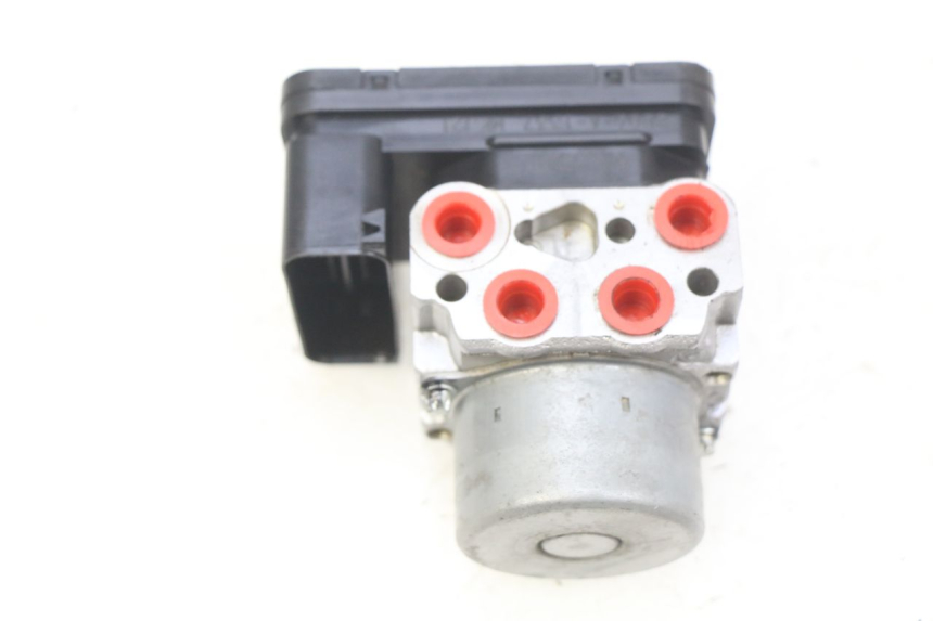 photo de ABS PUMP HONDA CB R 1000 (2018 - 2023) - Fixing points details