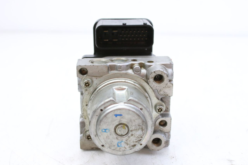 photo de ABS PUMP HONDA FES S-WING SWING ABS 125 (2007 - 2015) - Technical close-up