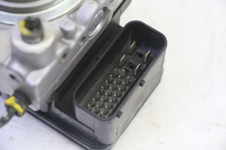 photo de ABS PUMP HONDA FES S-WING SWING ABS 125 (2007 - 2015) - Zoom on usage condition