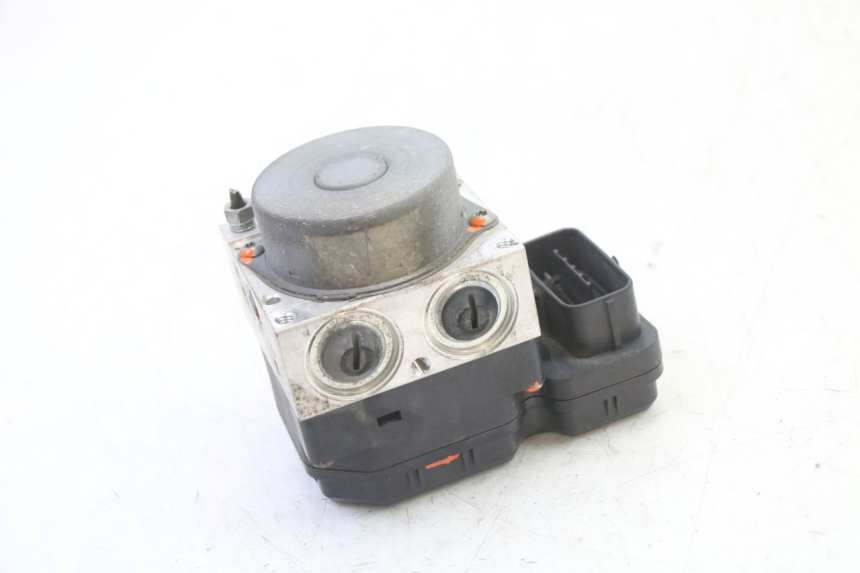 photo de ABS PUMP YAMAHA FJR ABS 1300 (2016 - 2020) - Technical close-up