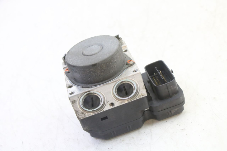 photo de ABS PUMP YAMAHA FJR ABS 1300 (2006 - 2012) - Alternative perspective