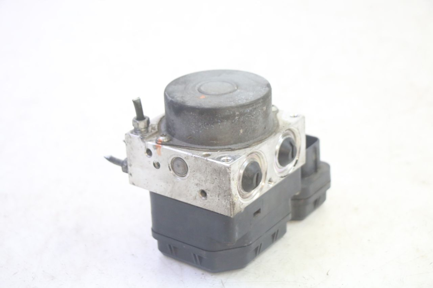 photo de ABS PUMP YAMAHA FJR ABS 1300 (2006 - 2012) - Technical close-up